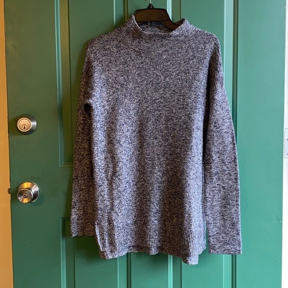 Old navy size small adorable soft sweater - Picture 1 of 6